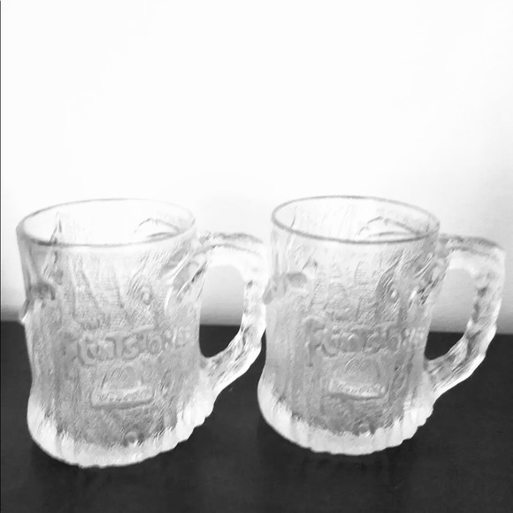 The Flintstone Set of Two Glass Mugs McDonalds - Picture 2 of 8